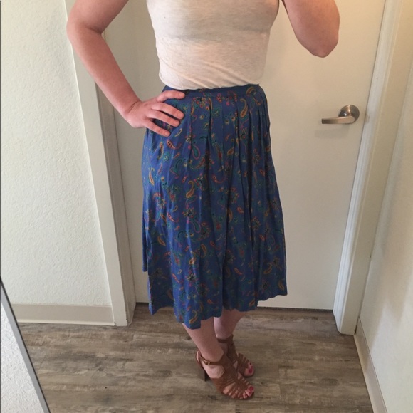 Vintage blue paisley midi skirt with pockets - Picture 3 of 8